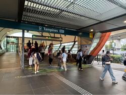 Tampines Central 1 (D18), Retail #573916271